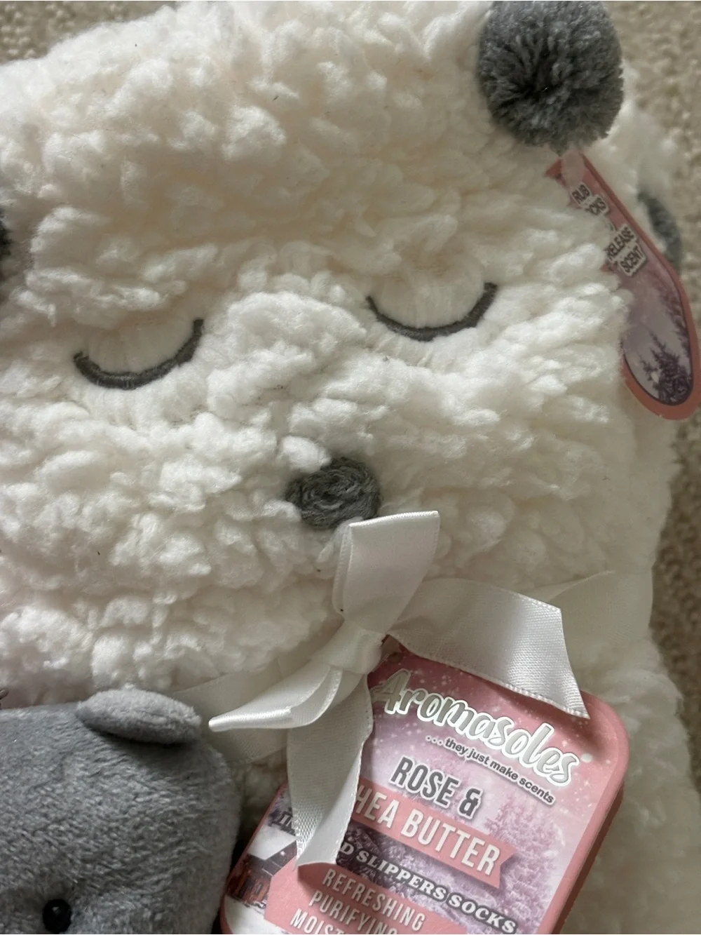 Aromasoles Rose & Shea Butter Infused Slipper Socks NEW Lamb Spa Gift Set